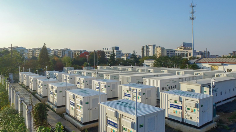 光伏儲能電站的電能存多久，10kw光伏電站配多大儲能