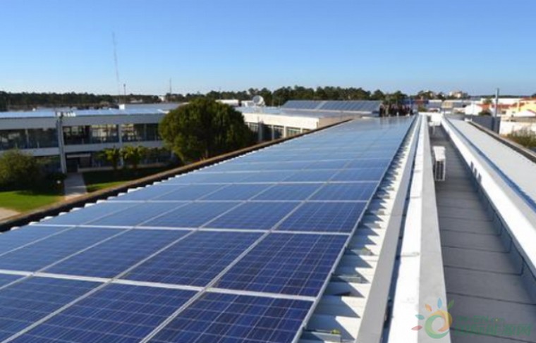 高速公路兩邊是否安裝太陽(yáng)能，高速公路能用太陽(yáng)能路燈嗎