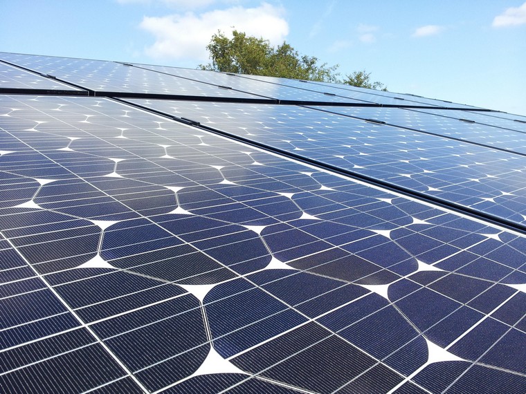 光伏膠膜和eva的區(qū)別，光伏膠膜eva和poe區(qū)別