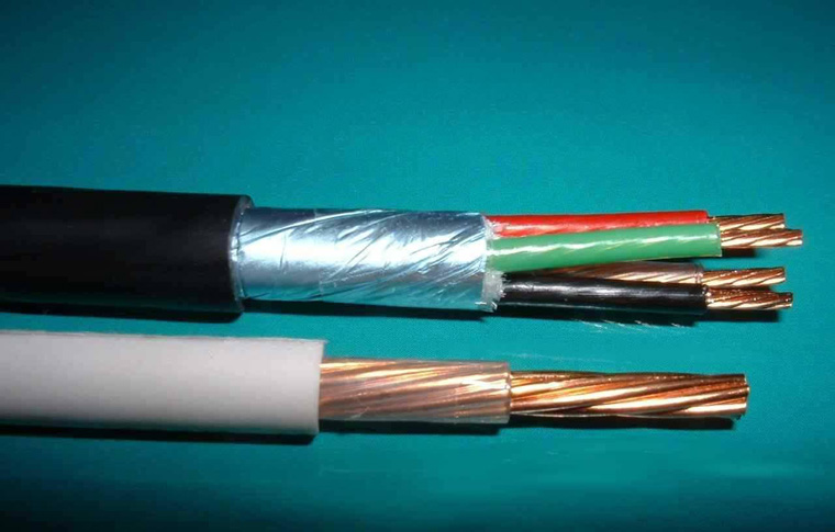 光伏電纜哪些項(xiàng)目用，光伏板與光伏板電纜怎么連接