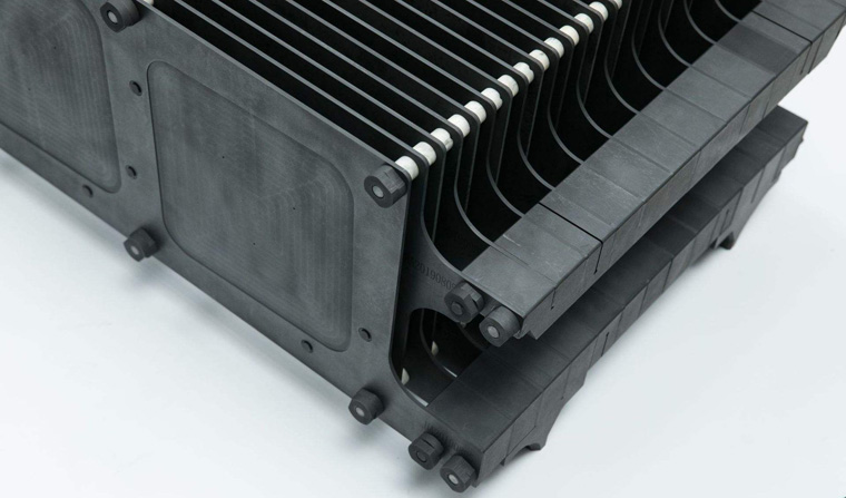 石墨舟和硅片哪個導(dǎo)電好，光伏膜涂層原理