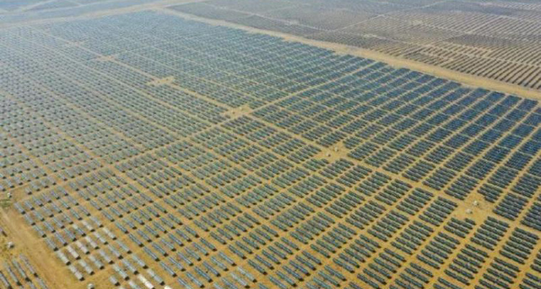 建成的達拉特光伏發(fā)電站 建成的達拉特光伏發(fā)電站