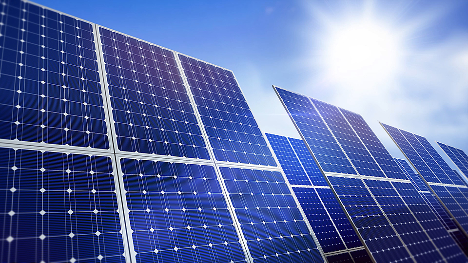 檢查直流匯流箱、交直流配電柜時，應(yīng)注意哪些要點